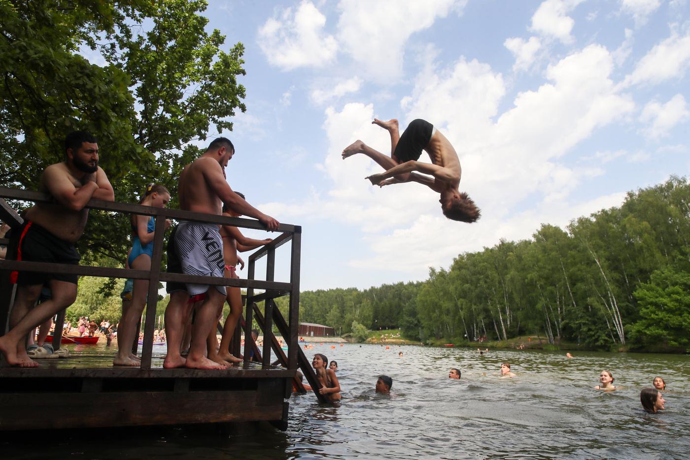 В Роспотребнадзоре назвали водоёмы, где смогут искупаться во время аномальной жары москвичи и гости города