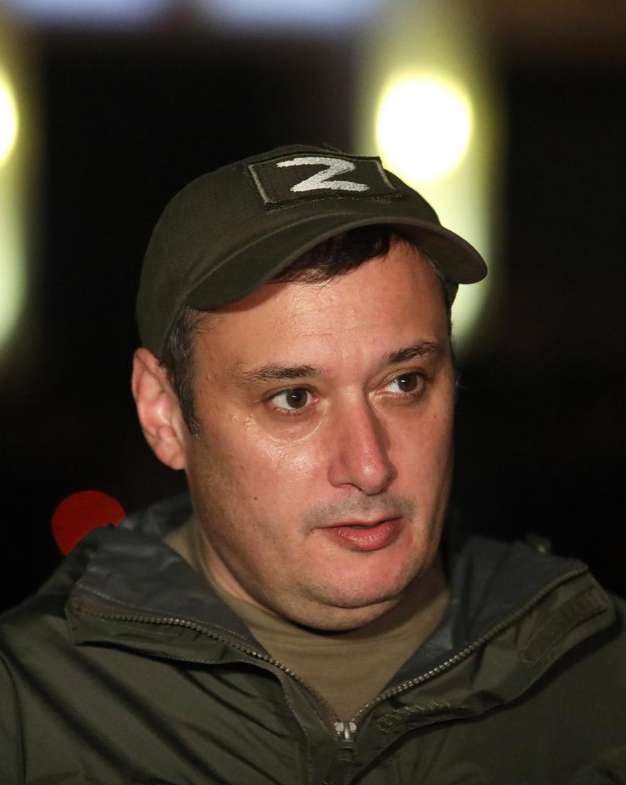 Хинштейн назвал "зверьём" солдата ВСУ, выжегшего букву "Z" на пленном. Глава Курской области Александр Хинштейн назвал боевиков Вооружённых сил Украины (ВСУ) "зверьём" после того, как они выжгли символ Z на руке курянина