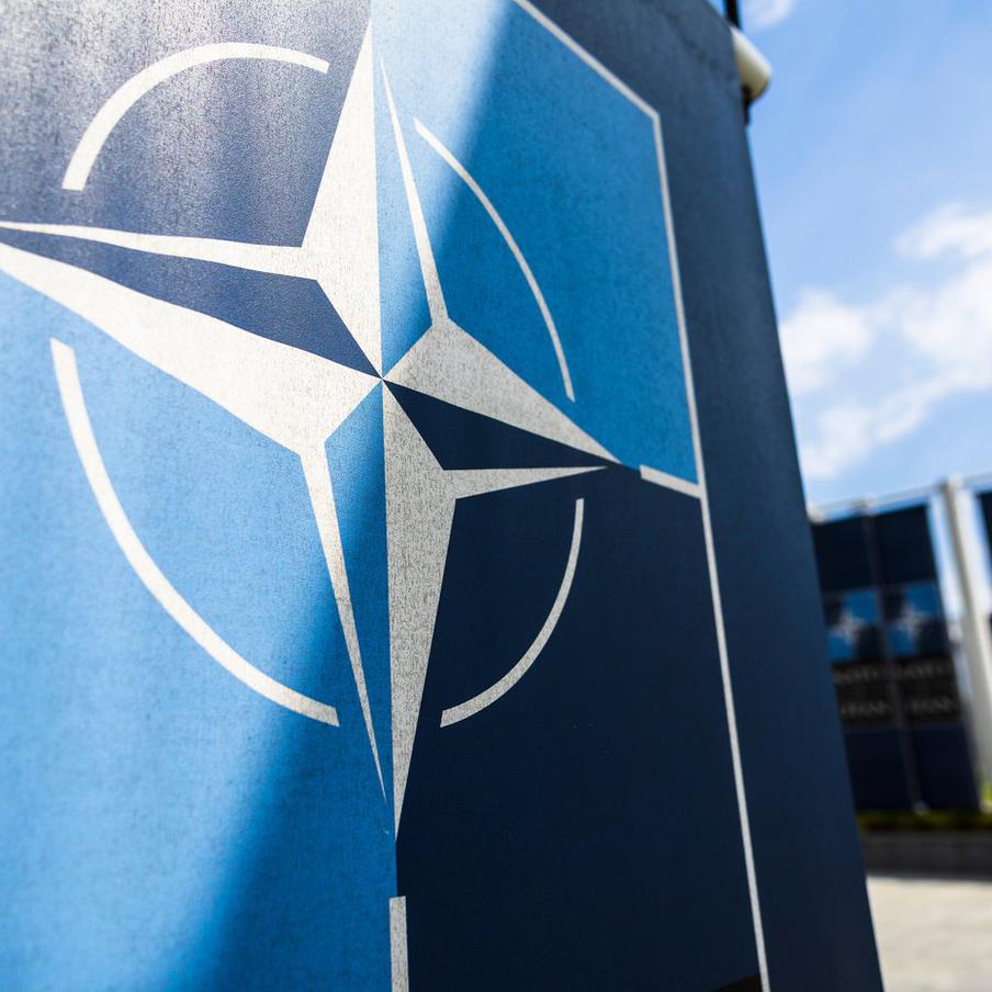 Türkiye: НАТО решит о начале военного конфликта с РФ после саммита в Анкаре. На предстоящем саммите НАТО в Анкаре (7–8 июля) ожидается обсуждение стратегий альянса в отношении России на фоне растущих обвинений Запада в подготовке к прямому военному конфликту. В то время как западные страны увеличивают объёмы военной помощи Украине, российское руководство заявляет о переходе НАТО к прямой подготовке войны