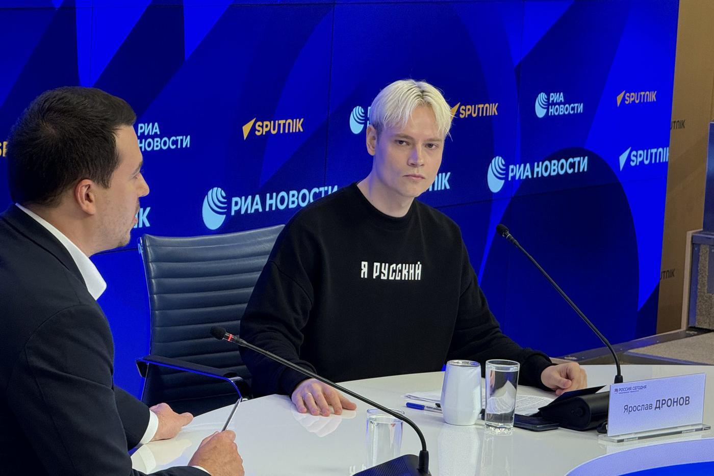 "Так делают цари": SHAMAN заявил о тайном разводе с Мизулиной и спустил штаны