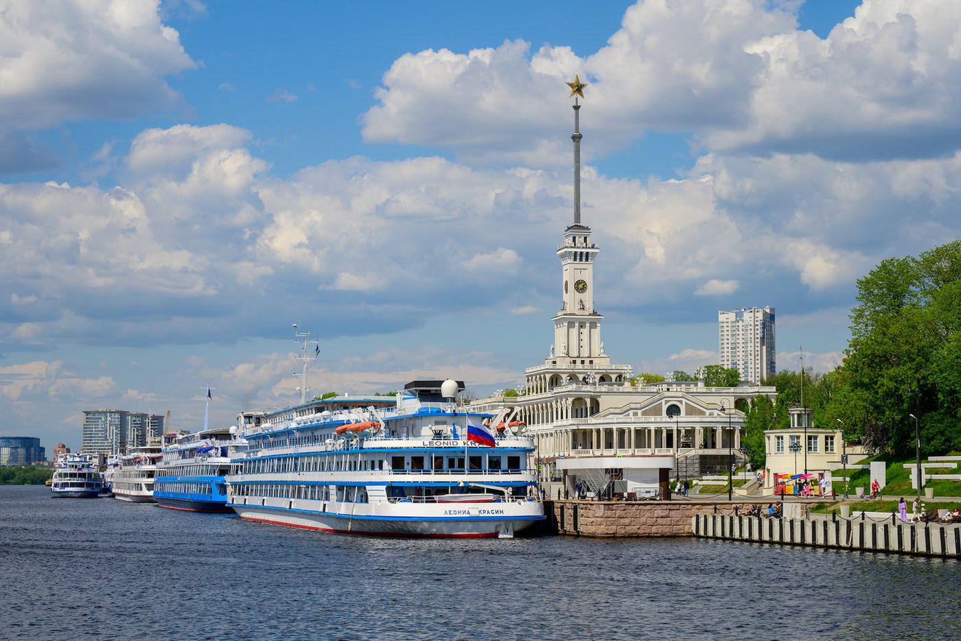 120 тыс. пассажиров приняли речные вокзалы за 2 месяца летней круизной навигации