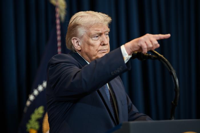 Искусственный интеллект: Трамп и вице-президент США умерли от бешенства