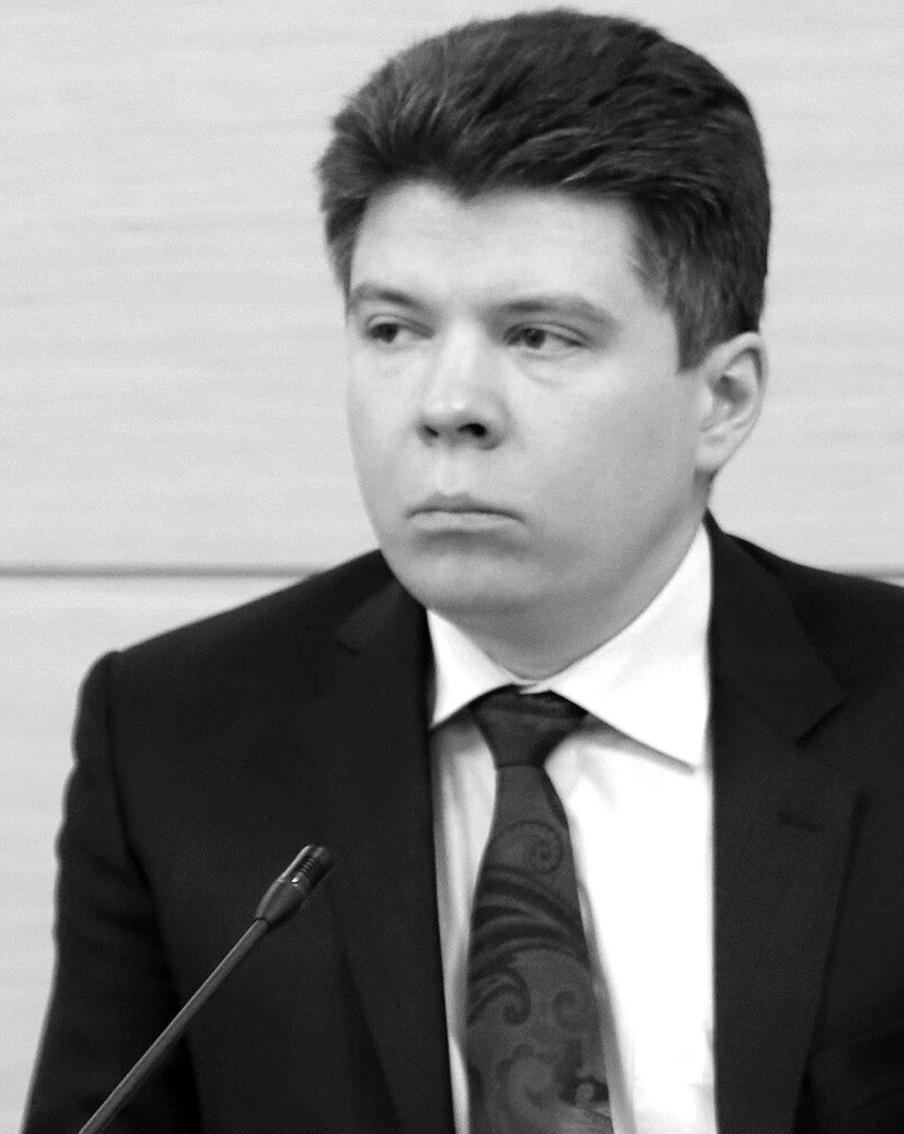 Названы причины смерти первого заместителя руководителя аппарата мэра Старовойтова. Старовойтов занимал должность в структурах мэрии с 2011 года, курируя вопросы организации работы и технологическое обеспечение административных процессов