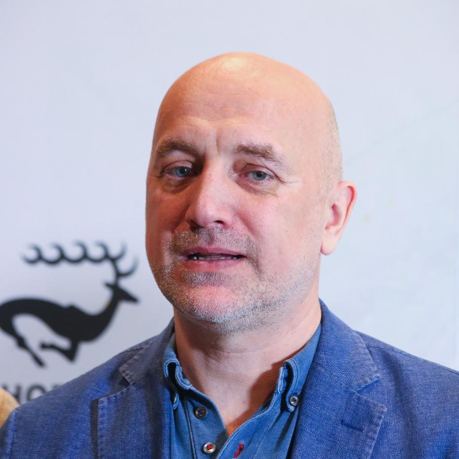 В школьную программу могут начать включать литературу о спецоперации на Украине. Российским школьникам возможно предложат в рамках списков для чтения на лето ознакамливаться не только с классической литературной, но и книгами о спецоперации