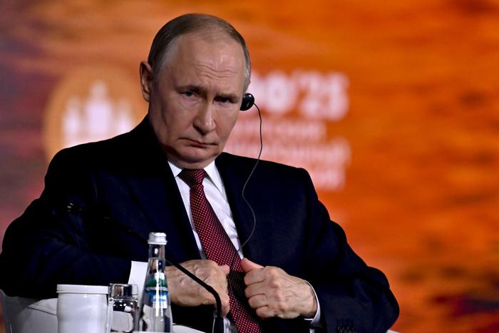 Путин заявил Трампу об обязательном освобождении всего Донбасса