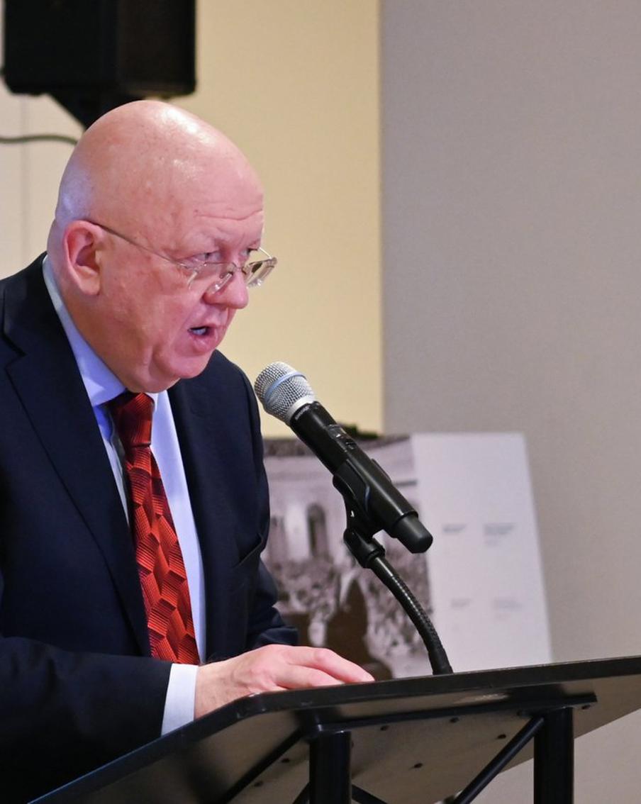 Небензя прокомментировал ответ Гутерреша на письмо Лаврова о Буче. Василий Небензя, постоянный представитель России при ООН, назвал ответ генерального секретаря ООН Антониу Гутерреша на запрос министра иностранных дел России Сергея Лаврова по ситуации в Буче "отпиской" и "издевательством". Москва требует предоставить конкретные ответы на вопросы о возможной инсценировке событий