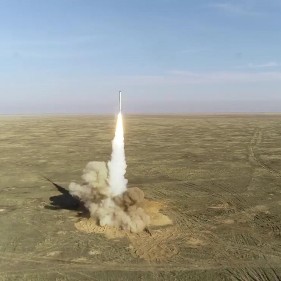 ВС РФ нанесли сокрушительный удар по военным объектам в Киеве. Российские войска поразили завод "Самсунг" и цех по сборке беспилотников в столице Украины. Удар стал ответом на террористические атаки по гражданской инфраструктуре России