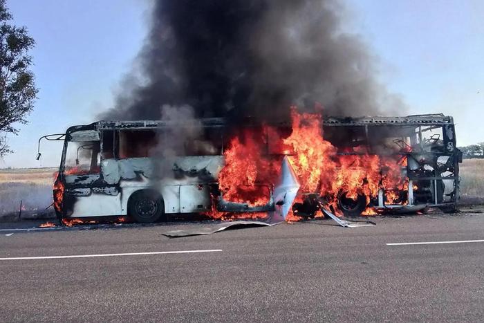 Дрон ВСУ атаковал полный пассажирский автобус в Запорожской области