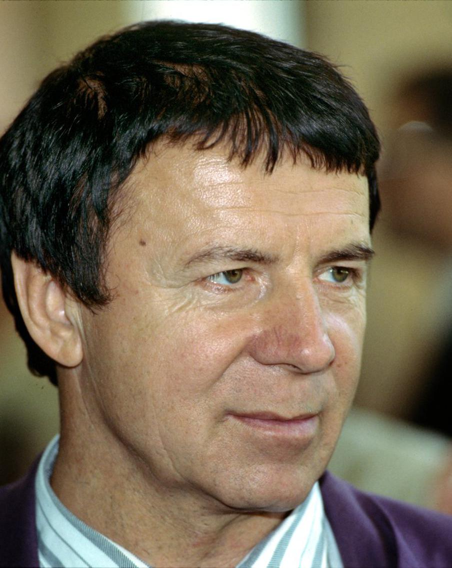 Сергей Рудых опроверг слухи о госпитализации Анатолия Кашпировского. Сергей Рудых опроверг информацию о госпитализации и операции, которые якобы были проведены с Анатолием Кашпировским. По словам Рудых, Кашпировский принял решение сократить публичную деятельность по собственной воле, чтобы сосредоточиться на семейной жизни и воспитании ребёнка