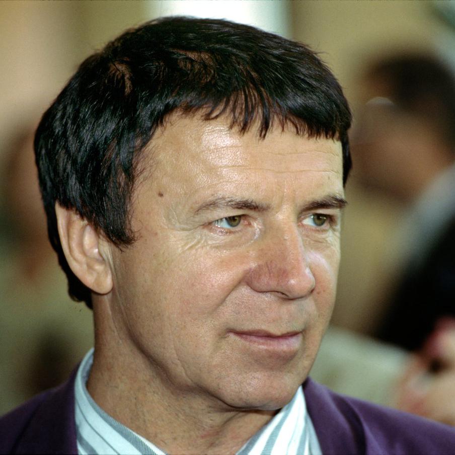 Сергей Рудых опроверг слухи о госпитализации Анатолия Кашпировского. Сергей Рудых опроверг информацию о госпитализации и операции, которые якобы были проведены с Анатолием Кашпировским. По словам Рудых, Кашпировский принял решение сократить публичную деятельность по собственной воле, чтобы сосредоточиться на семейной жизни и воспитании ребёнка