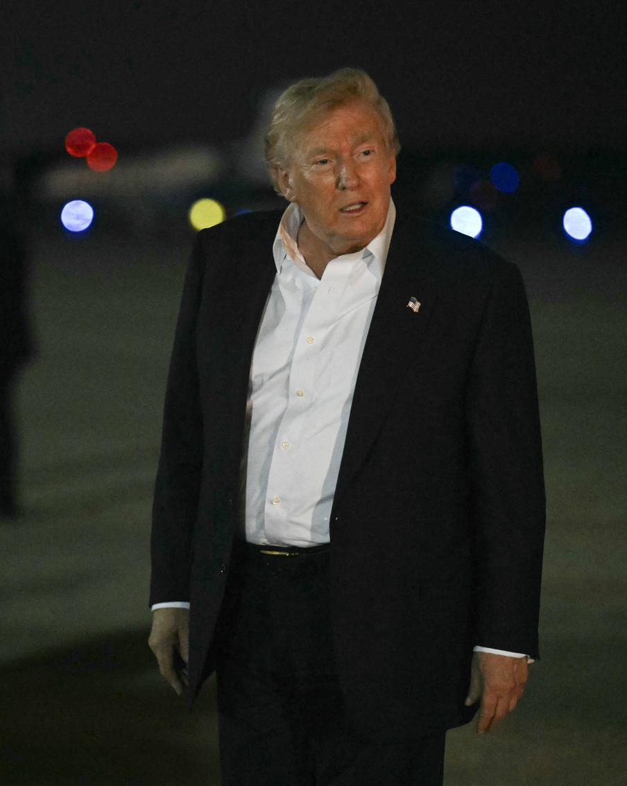 "Номер один в списке": Иран планирует убийство Трампа. Эти данные подтвердил Израиль. При этом ряд высокопоставленных американских официальных лиц высказал предположение, что доклад из Тель-Авива может преследовать цель повлиять на Трампа для эскалации военного противостояния с Тегераном