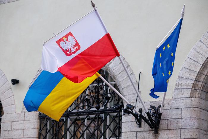 В Польше призвали заблокировать вступление Украины в ЕС