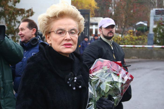Горе Елены Малышевой: завещание врача огласили сразу после похорон