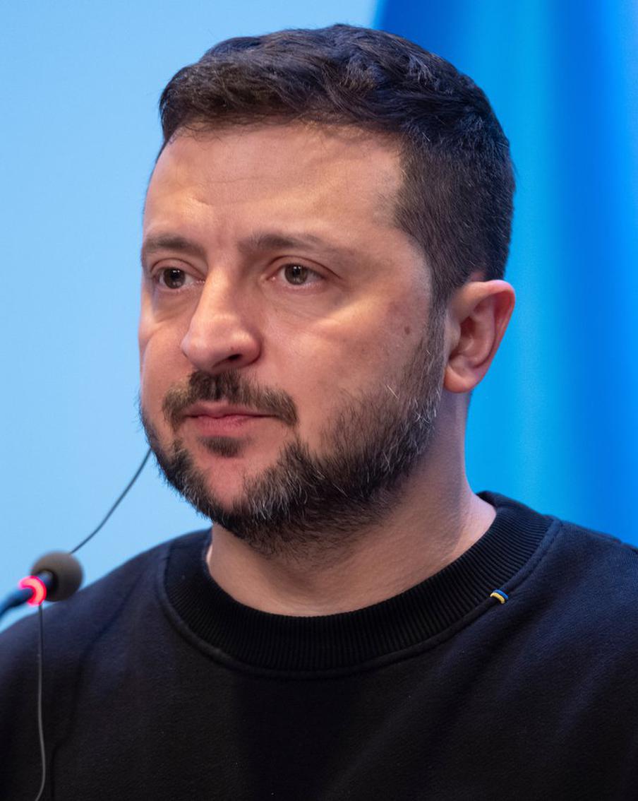 Владимир Зеленский выразил соболезнования в связи с кончиной американского сенатора Линдси Грэма. Главарь киевского режима Владимир Зеленский выразил соболезнования в связи с кончиной американского сенатора Линдси Грэма. Зеленский тепло отозвался о покойном, называя его решительным защитником демократических ценностей и человеком, который активно работал над ужесточением санкций против России