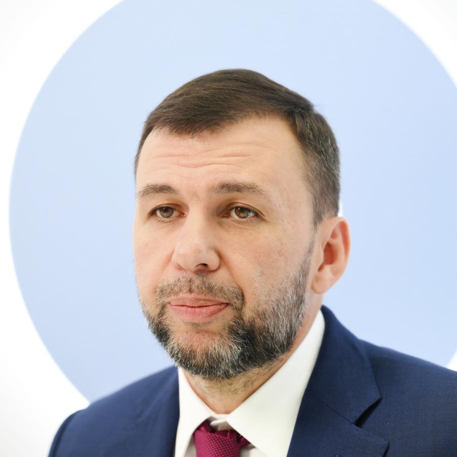 Глава ДНР рассказал об актуальном состоянии освобождённой Константиновки. В данный момент многие здания в подконтрольной российским военным Константиновке разрушены из-за длительных боевых действий в населённом пункте. Однако точные данные появятся после его полного разминирования