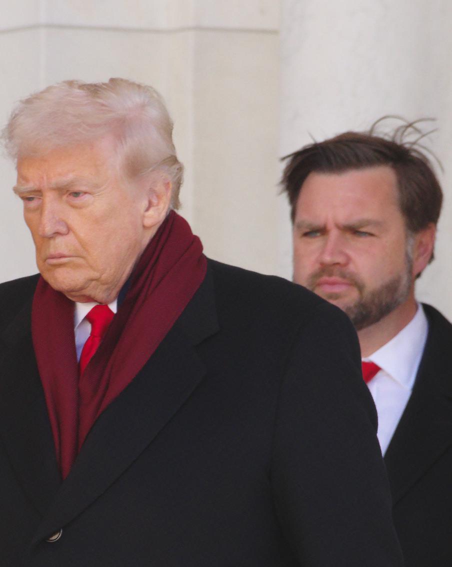 Трамп планирует обвинить своего вице-президента в провале сделки с Ираном. Американский лидер намеревается назначить Джей Ди Вэнса ответственным за провал переговоров между США и Ираном