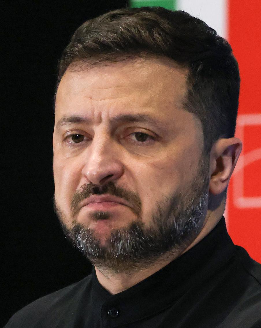 Владимир Зеленский анонсировал отставку премьер-министра Украины Свириденко. Украинское правительство ожидают очередные кадровые перестановки. Кроме того в отставку предстоит уйти его главе Юлии Свириденко