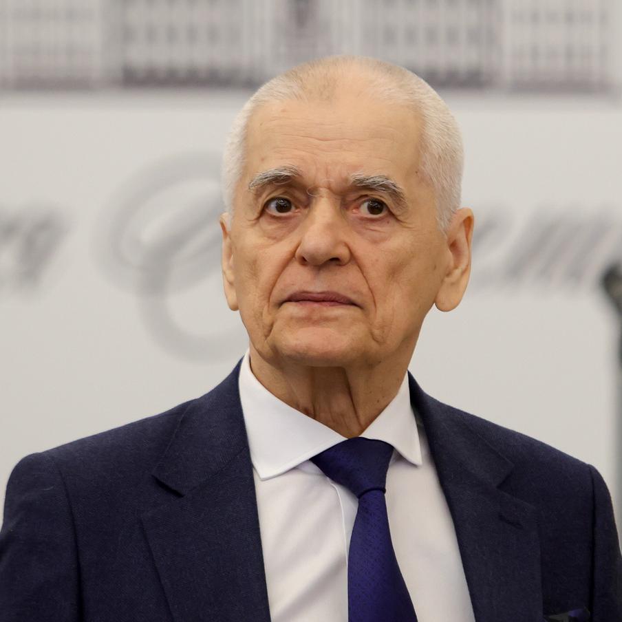 Академик Онищенко призвал поднять возраст молодёжи в России до 40 лет. Академик РАН Геннадий Онищенко и представители общественных организаций предложили увеличить верхнюю границу возраста молодёжи в России с нынешних 35 до 40 лет. Они аргументируют это тем, что с возрастом люди дольше сохраняют трудоспособность и лучше заботятся о своём здоровье