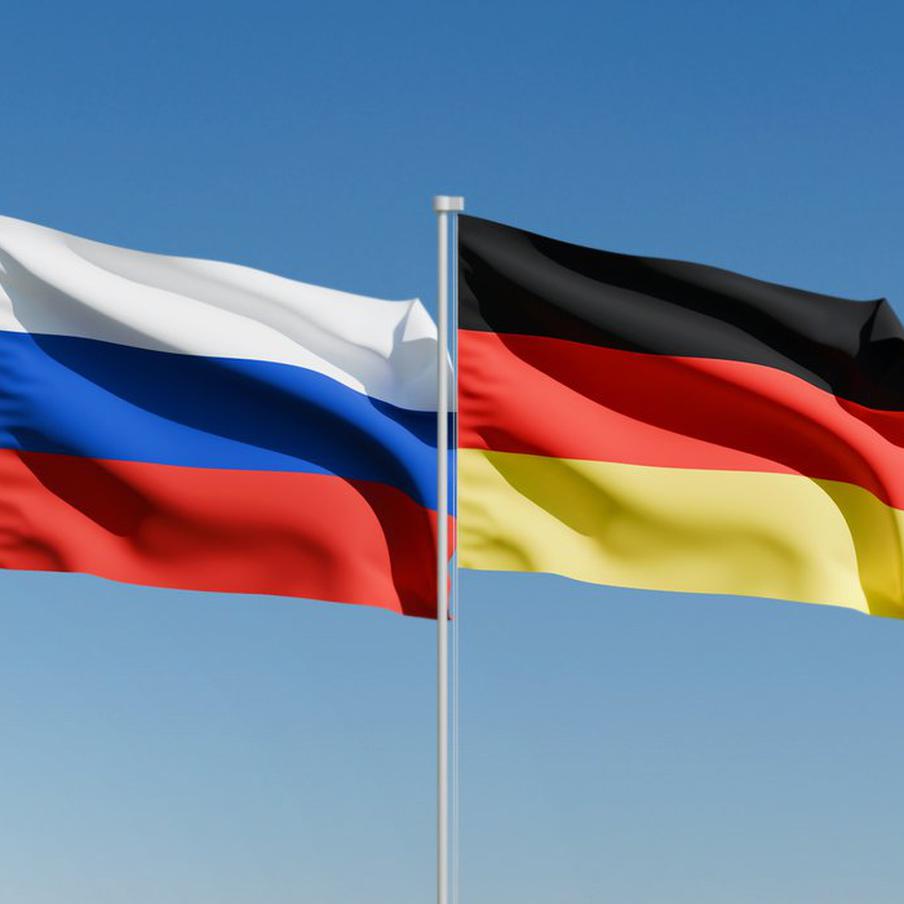 МИД Германии решил вызвать посла России вслед за Францией. МИД ФРГ вызвал посла России, чтобы выразить протест против кибератак, направленных на Германию, страны ЕС и Украину. Также планируется вызвать российского дипломата в Париже в связи с масштабной кампанией по шпионажу и саботажу. Ранее немецкие спецслужбы обвинили российских хакеров во взломе тысяч маршрутизаторов TP-Link с целью получения данных