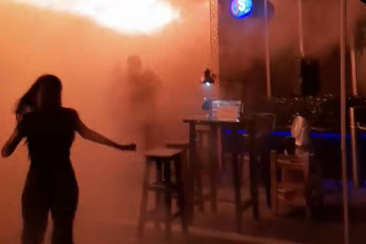 "Горящие люди вывалились из паба, как из пасти дракона": в Бангкоке 27 человек сгорели заживо