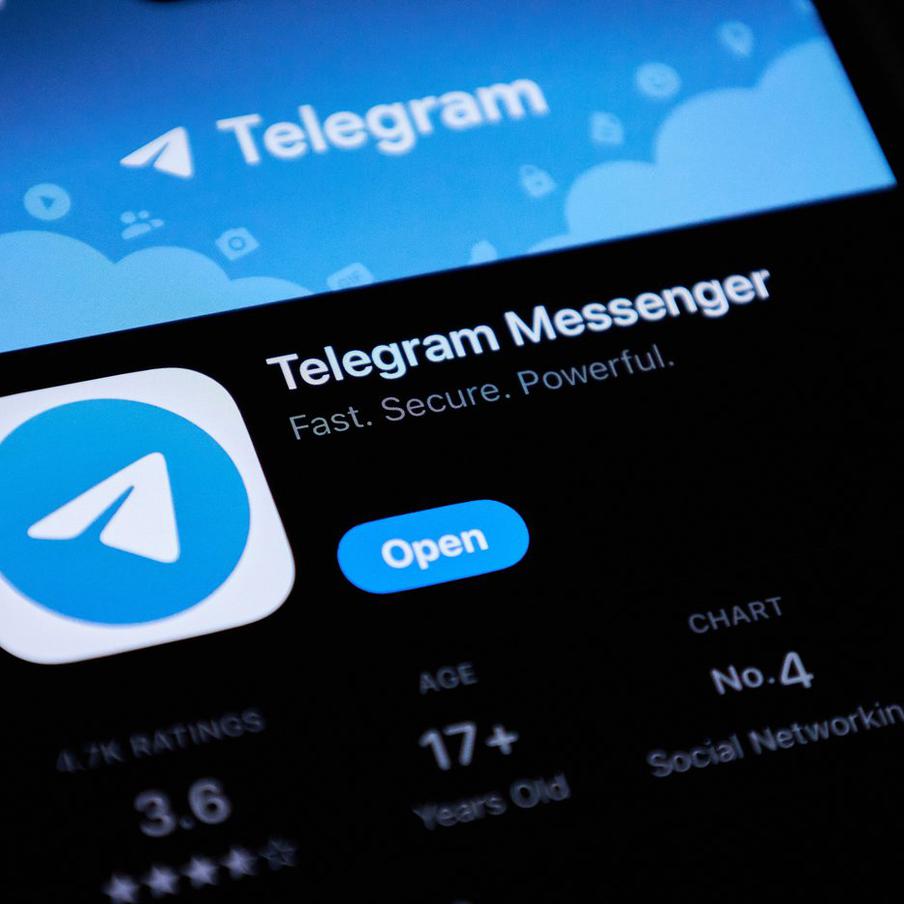 Домен Telegram t.me перестал работать по всему миру. Короткие ссылки в мессенджере Telegram (t.me) стали недоступны во всём мире. Это произошло из-за того, что домену .me был присвоен статус serverHold, и его отключили от глобальной системы DNS. Данный сбой не связан с блокировками со стороны регуляторов или провайдеров, а вызван действиями регистратора доменной зоны Черногории