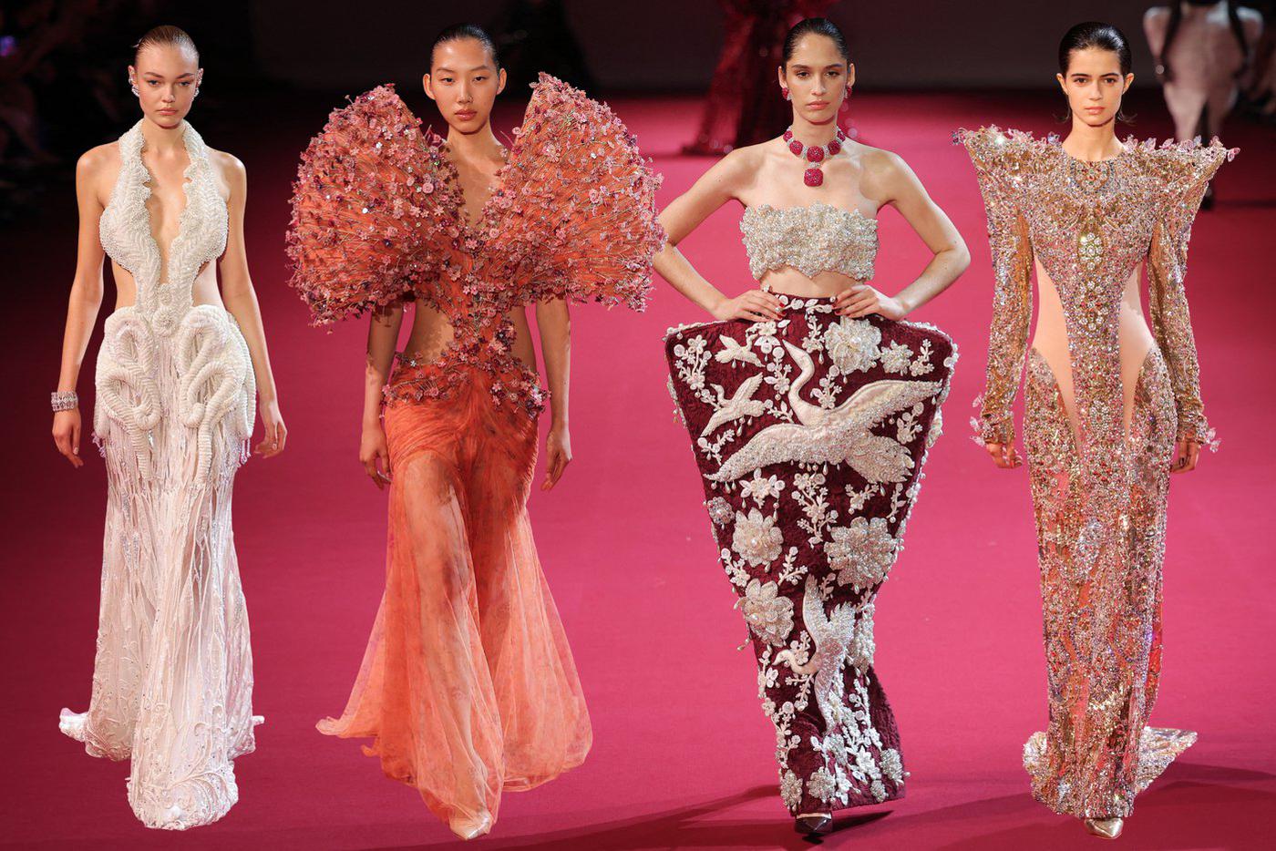 Модели на показе Manish Malhotra.