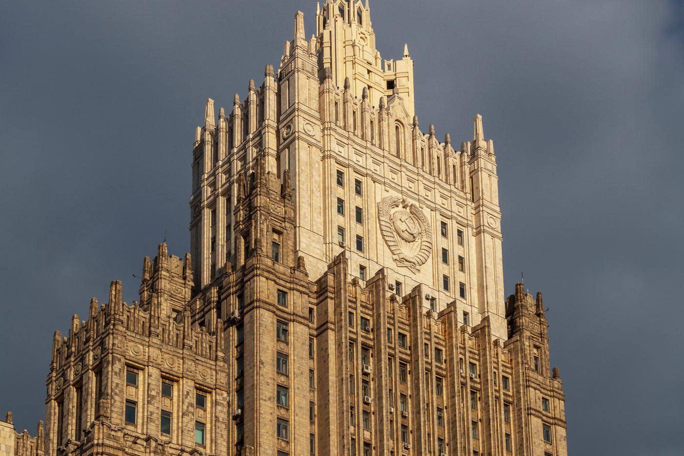 МИД РФ: фейк о "выездных визах" состряпан для искусственной паники
