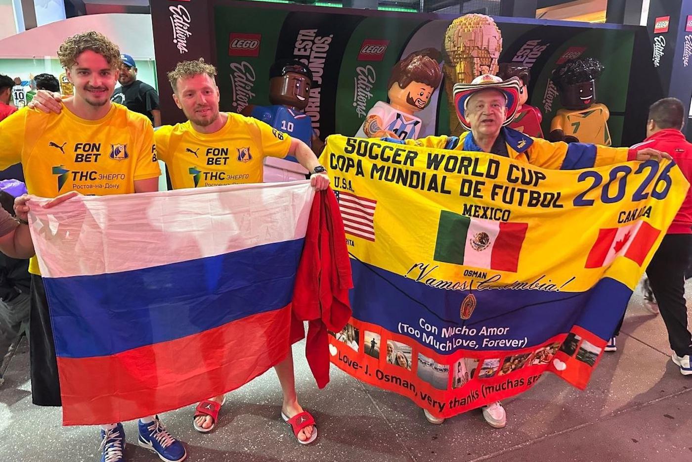 Мексиканец и узбек нашли общий русский язык на Чемпионате мира по футболу