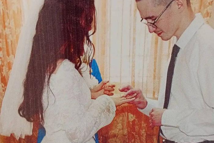 Долгая переписка с несовершеннолетней и два свидания до свадьбы: стали известны подробности знакомства Ильназа Галявиева с супругой