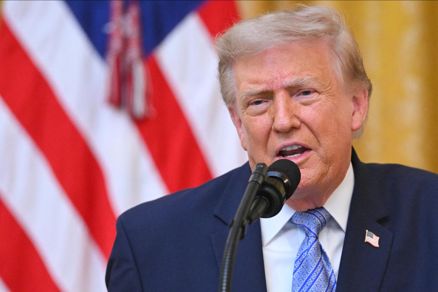 Трамп заявил о "шокирующей уязвимости" избирательной системы США и обвинил Китай