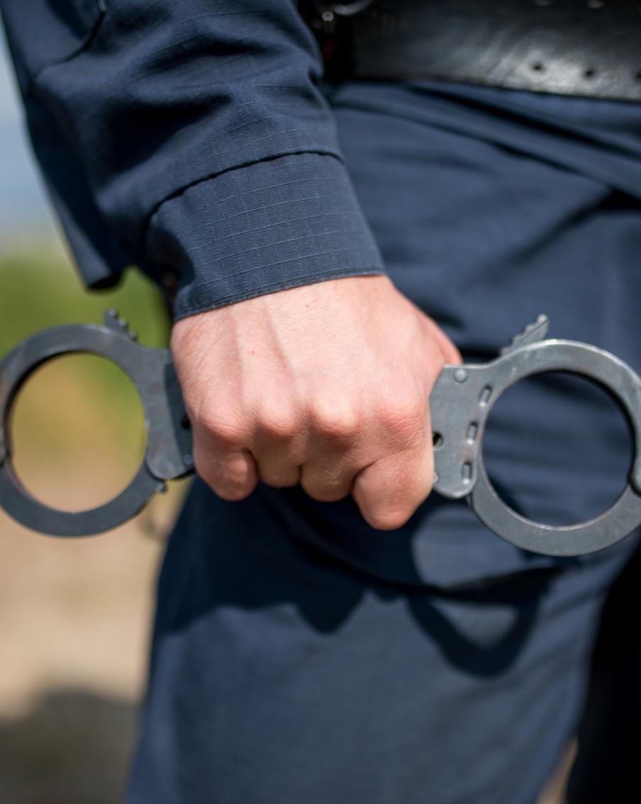 Набравший в СИЗО более 300 баллов на ЕГЭ школьник рассказал о планах на будущее. Встретивший экзамен в одном из столичных СИЗО ученик смог набрать на ЕГЭ более 300 баллов. Он также подчеркнул, что хочет поступить на юрфак