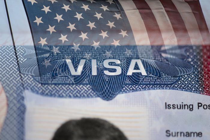 Уильямс: ограничения США по визам журналистов навредят Белому дому и Голливуду