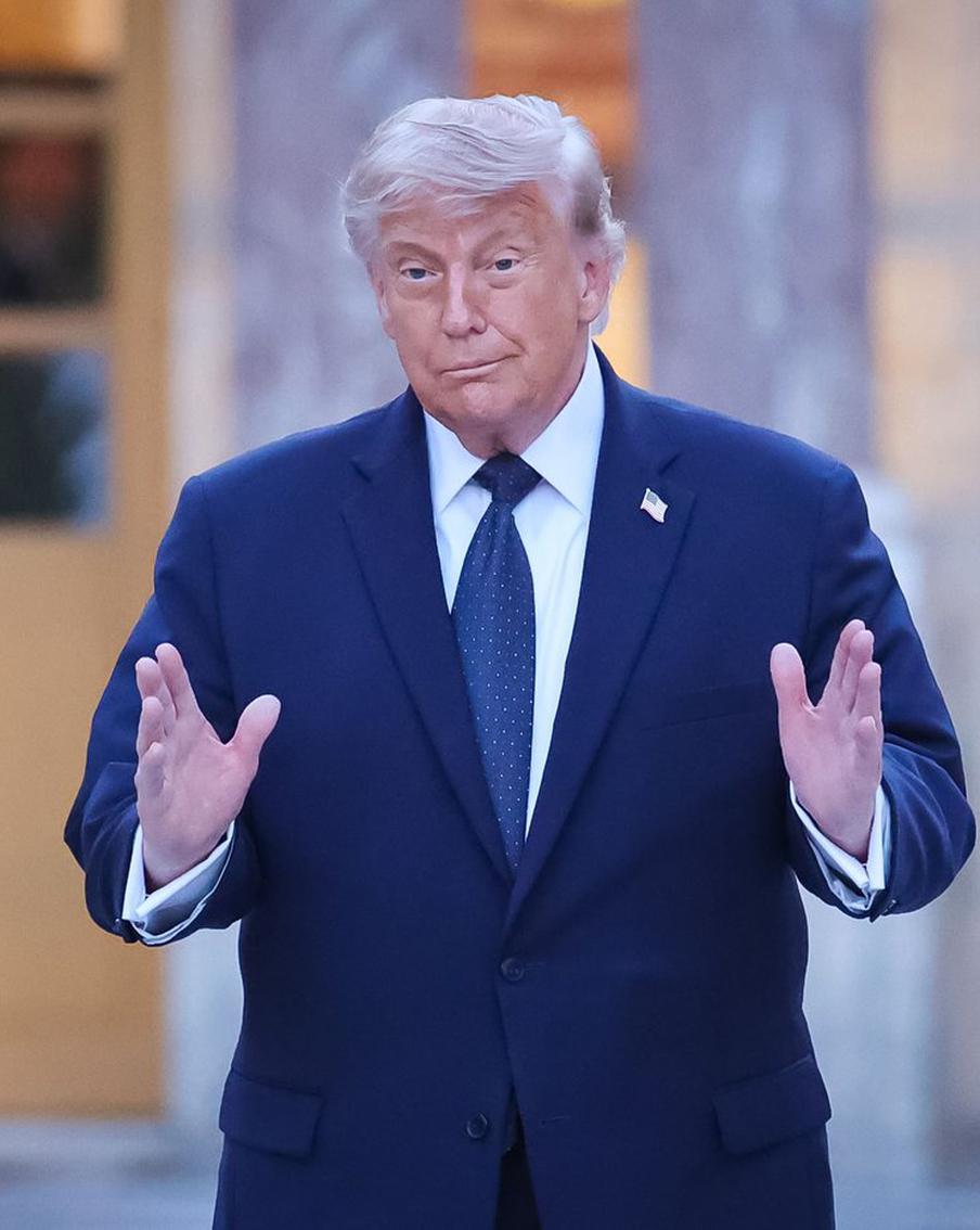 WSJ: Трамп одобрил соглашение с Саудовской Аравией о ядерной программе. Президент США Дональд Трамп одобрил 30-летнее соглашение о развитии мирной ядерной программы Саудовской Аравии, стоимость которого оценивается в десятки миллиардов долларов. В рамках этого соглашения американские компании будут играть ведущую роль в создании необходимой инфраструктуры, включая возможное строительство завода по обогащению урана
