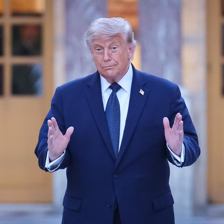 WSJ: Трамп одобрил соглашение с Саудовской Аравией о ядерной программе. Президент США Дональд Трамп одобрил 30-летнее соглашение о развитии мирной ядерной программы Саудовской Аравии, стоимость которого оценивается в десятки миллиардов долларов. В рамках этого соглашения американские компании будут играть ведущую роль в создании необходимой инфраструктуры, включая возможное строительство завода по обогащению урана
