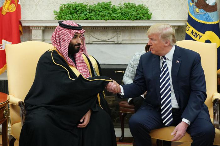 Трамп распространяет ядерную угрозу: мир на грани апокалипсиса