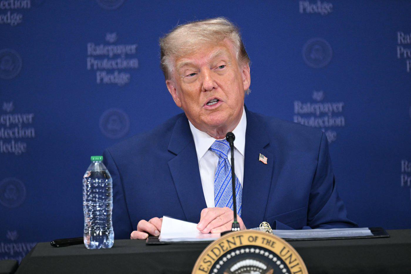 Дональд Трамп вводит 12,5%-ную пошлину на ввоз российских товаров с 24 июля