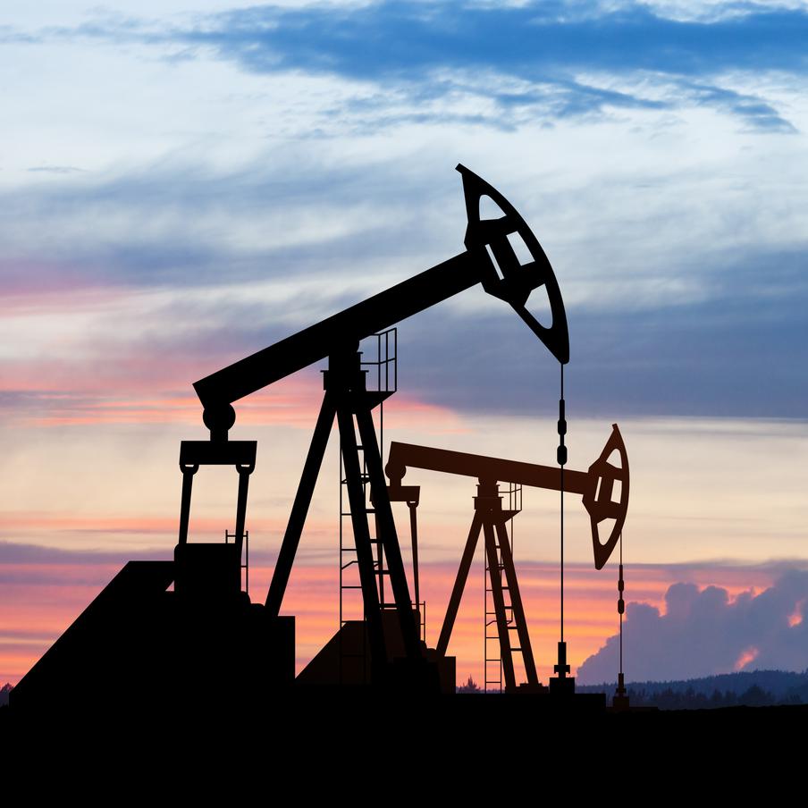 Евросоюз будет продавать конфискованную российскую нефть без компенсаций для РФ. В Брюсселе в рамках нового пакета антироссийских санкций смогли разработать механизм, позволяющий ЕС продавать конфискованную у России нефть без выплат компенсаций добывшим её компаниям из РФ
