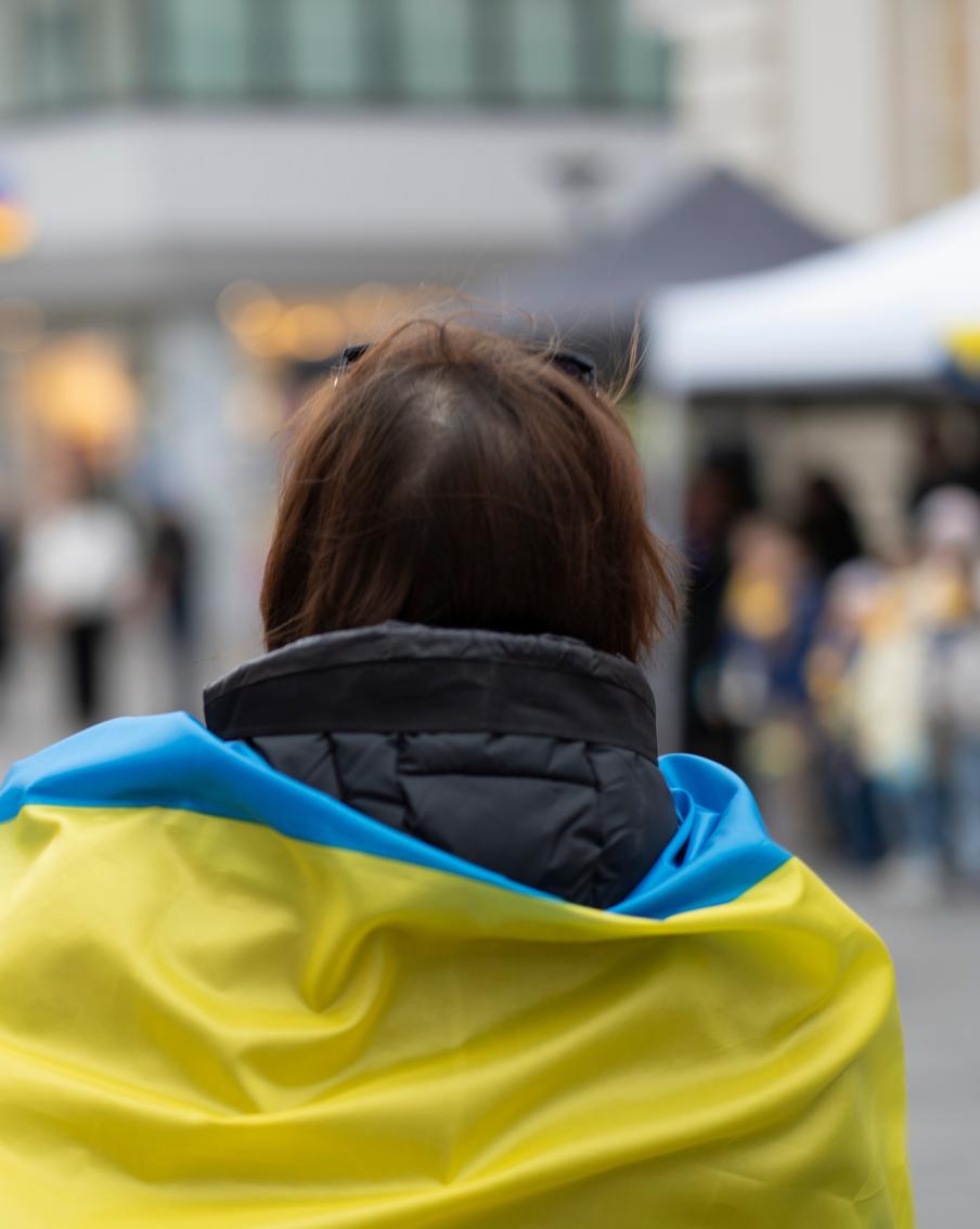 Протесты в городах Украины продолжились несмотря на отставку Сырского. Украинцы не перестали выходить на улицы крупных городов в поддержку экс-министра обороны страны Михаила Фёдорова даже после увольнения с поста главкома ВСУ Александра Сырского