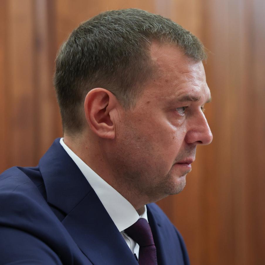 В Запорожской области объявили траур после удара ВСУ по территории турбазы. После террористического удара украинских военных по турбазе, приведшего к гибели 12 человек, в Запорожской области объявили воскресенье днём траура