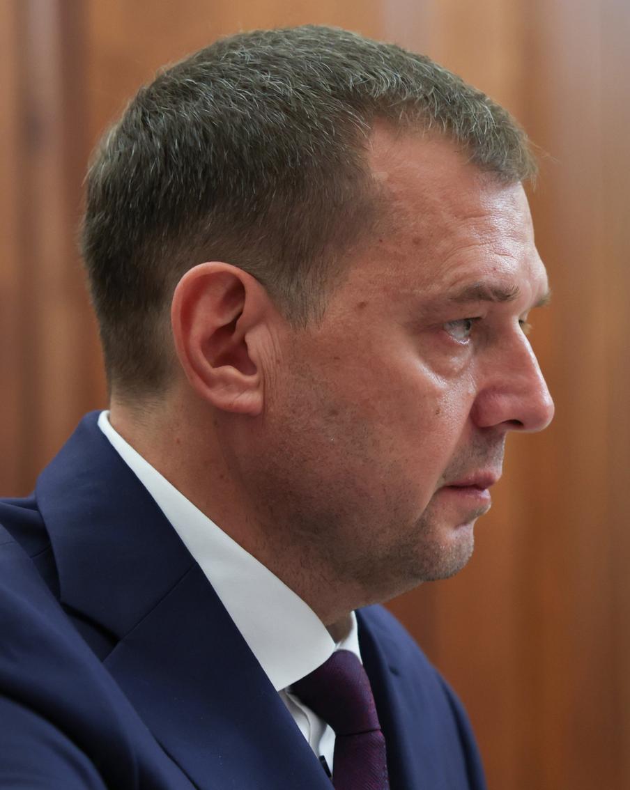 В Запорожской области объявили траур после удара ВСУ по территории турбазы. После террористического удара украинских военных по турбазе, приведшего к гибели 12 человек, в Запорожской области объявили воскресенье днём траура
