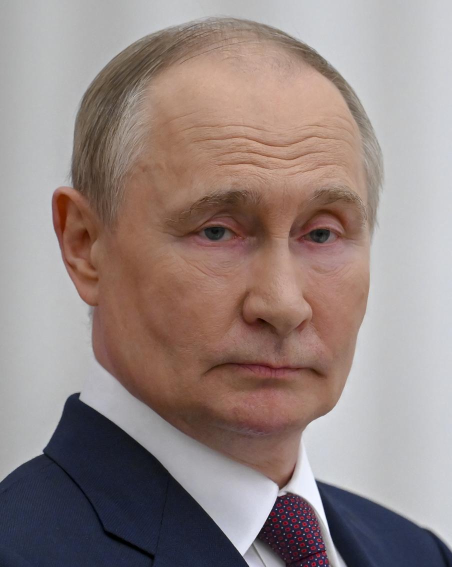 Путин подписал закон об ужесточении правил проживания мигрантов в России. Согласно подписанному документу, трудовые мигранты в российских регионах будут обязаны содержать себя и членов своих семей на уровне не ниже прожиточного минимума, умноженного на специальный коэффициент