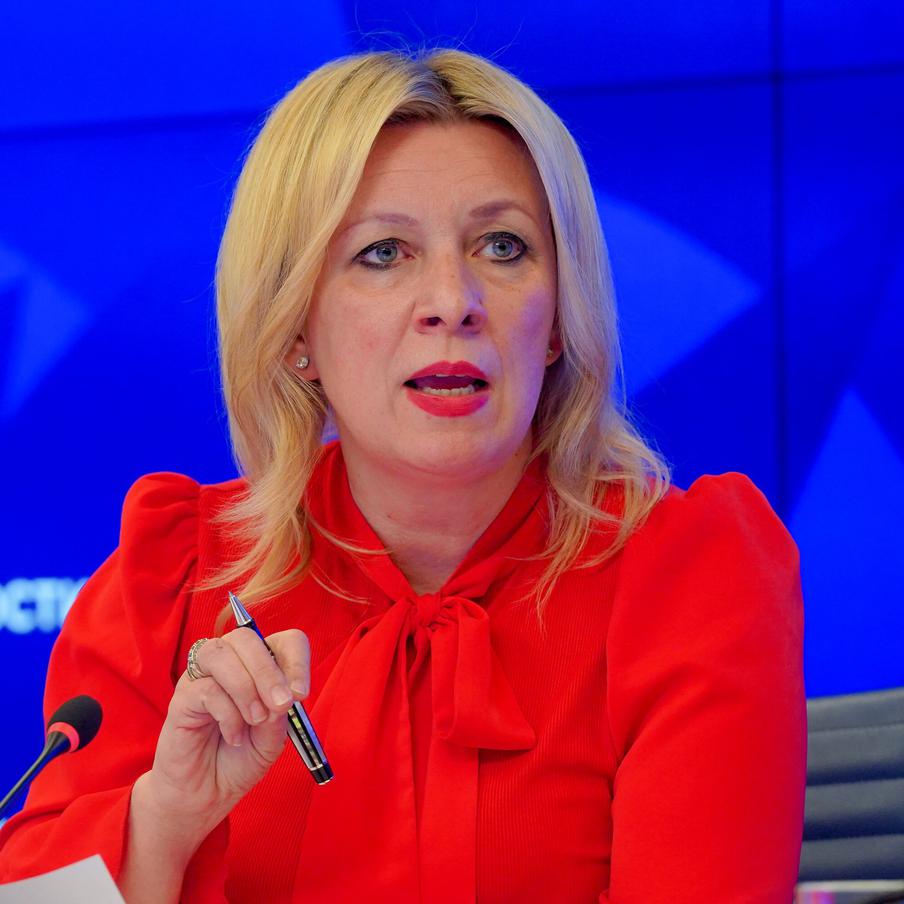 Дипломаты заявили о том, что Украина терпит военное поражение на фронте. По словам официального представителя МИД России Марии Захаровой, ВСУ атакуют гражданские объекты в регионах из-за неумолимо приближающегося военного поражения Украины