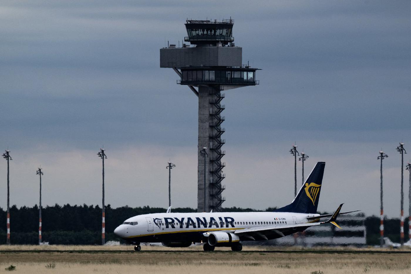 Самолёт ирландской бюджетной авиакомпании Ryanair.
