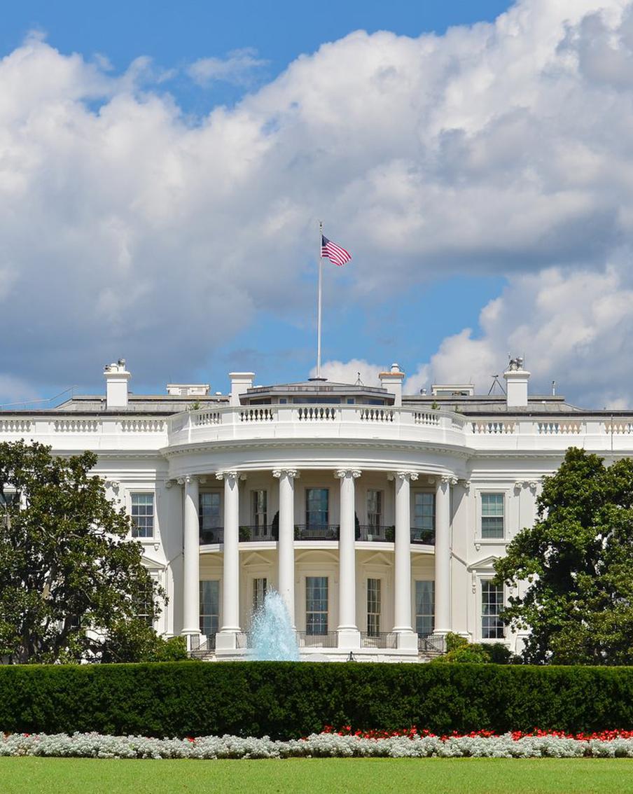 CNN: США считают, что пришло время завершить конфликт на Украине. Как сообщает CNN со ссылкой на заявление официального представителя Белого дома, правительство США считает, что сейчас самое подходящее время для разрешения украинского конфликта. В ходе беседы с источником было отмечено, что сложившаяся ситуация предоставляет наилучшие возможности для прекращения противостояния