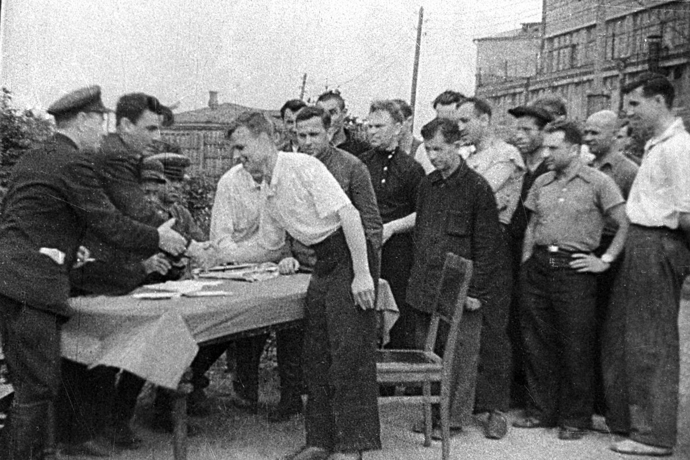 Народное ополчение: как на защиту Москвы от немца пошёл Чуковский и ученик Шагала