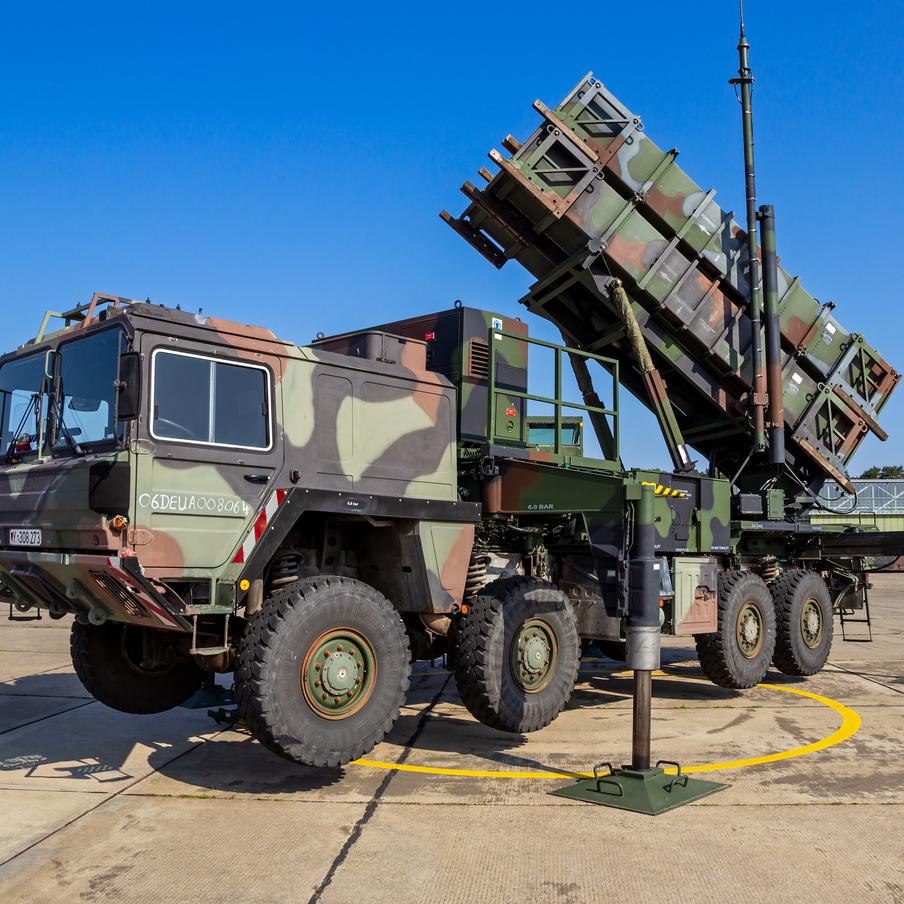Власти США откажутся от ключевой роли страны в военной поддержке Украины. В Пентагоне рассматривают возможность отказаться от ведущей роли в рамках координации поставок военной помощи украинской армии. Кто именно сменит США на этой позиции, неизвестно