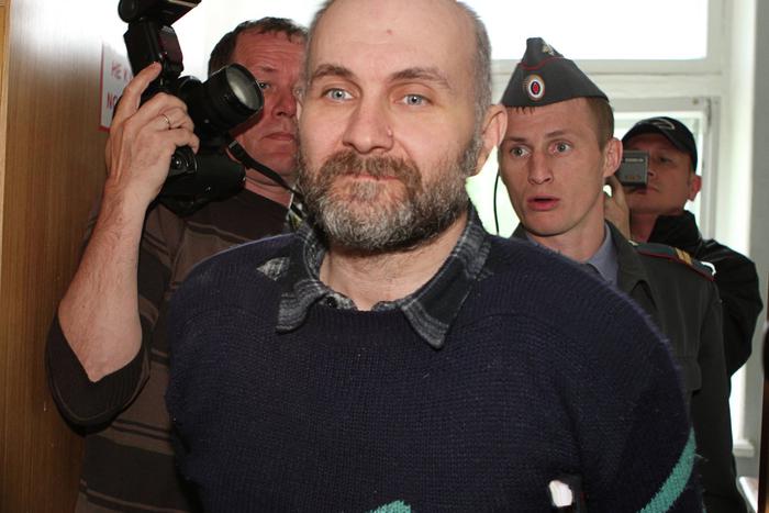 Делавший кукол из трупов детей маньяк останется в психбольнице ещё на полгода