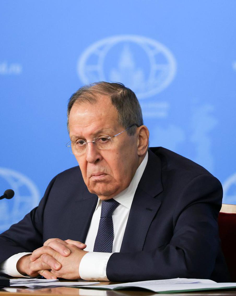 МИД Таиланда передал Лаврову соболезнования в связи с убийством россиян. Министерство иностранных дел Таиланда выразило свои глубокие соболезнования министру иностранных дел России Сергею Лаврову в связи с трагической гибелью двух российских граждан — Дианы и Романа Назимовых