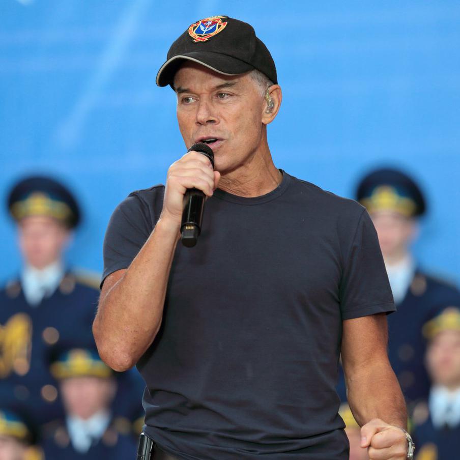 ТАСС: экс-продюсер Газманова признался в махинациях с произведениями певца. Бывший продюсер Олега Газманова Филипп Росса сознался в том, что занимался мошенничеством и нарушал авторские права на произведения певца. Росса полностью признал свою вину, выразил искреннее раскаяние и компенсировал значительную часть ущерба, причинённого в рамках расследования