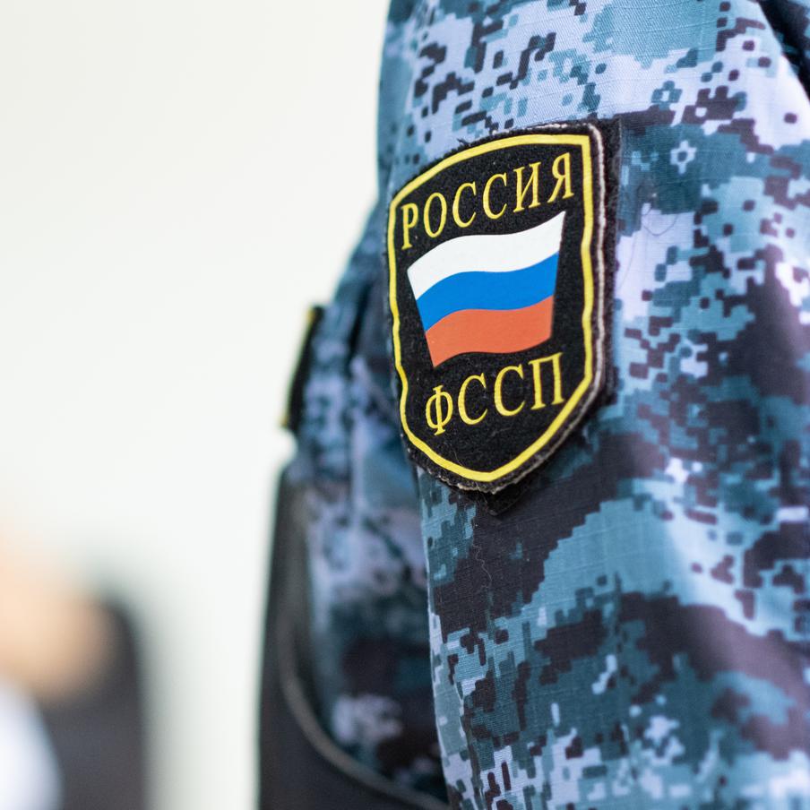 Женщина подожгла себя, чтобы не отдавать приставам квартиру по "схеме Долиной". В одном из районов на северо-востоке столицы произошло трагическое событие: женщина, которую хотели выселить по "схеме Долиной", совершила акт самосожжения в присутствии судебных приставов. Об этом стало известно из сообщения телеграм-канала "112"
